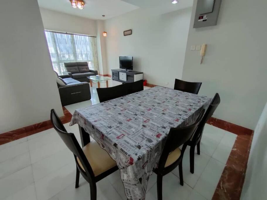 Kuching City 3Bedrooms Apartment Luaran gambar